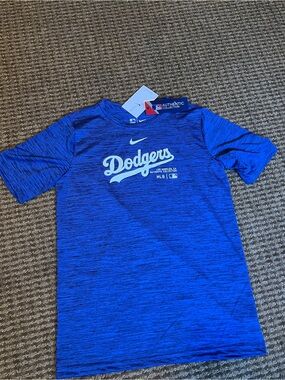 💙⚾️Los Angeles Dodgers Nike Dri-fit tee Shirt. Youth size L 14/16. BNWT!⚾️💙